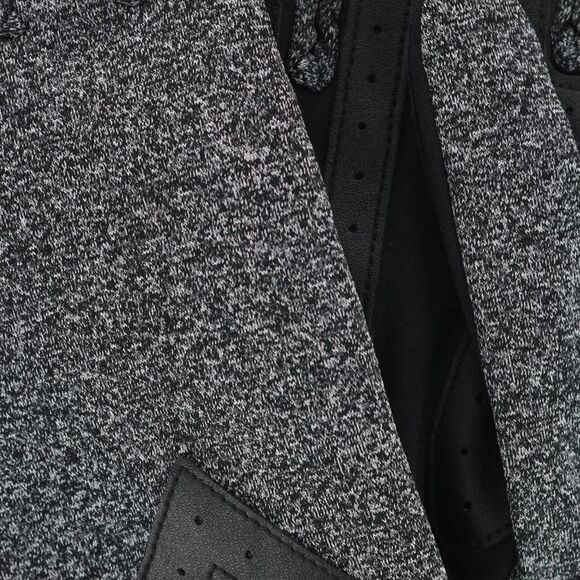 Isotoner Women's Touchscreen Shortie Chevron Unlined Winter Glove - Picture 3 of 4